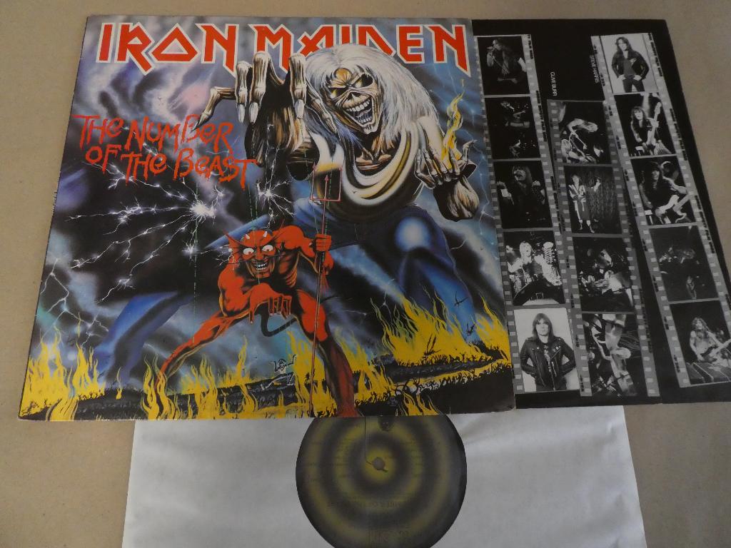 Iron Maiden – The Number Of The Beast (1982), Cd's en Dvd's, Vinyl | Hardrock en Metal, Inclusief binnenhoes, Verzenden, Gebruikt