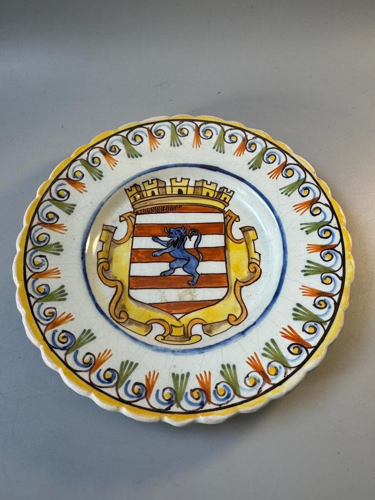 Nederlands plateel bord met  wapen., Ophalen of Verzenden