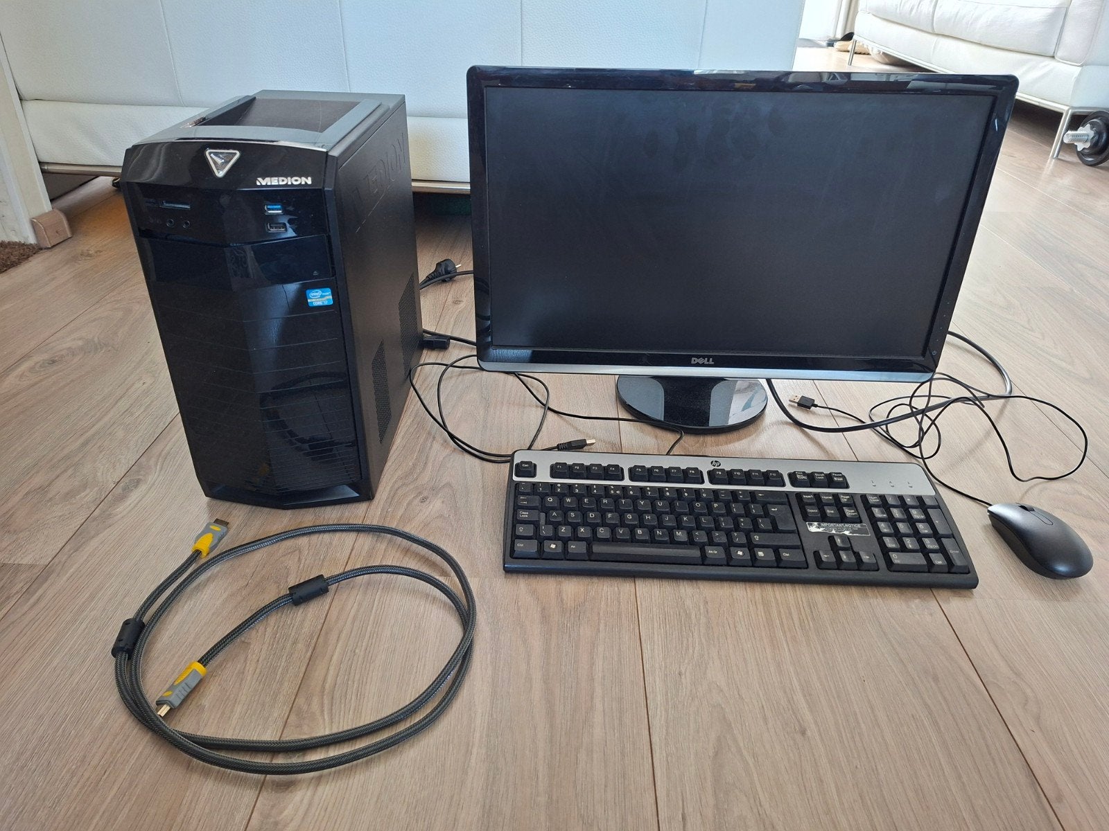 Medion desktop PC i7 16 GB Ram SSD Windows 8 128 bit pro, Computers en Software, Met monitor, Medion, Ophalen of Verzenden, Zo goed als nieuw
