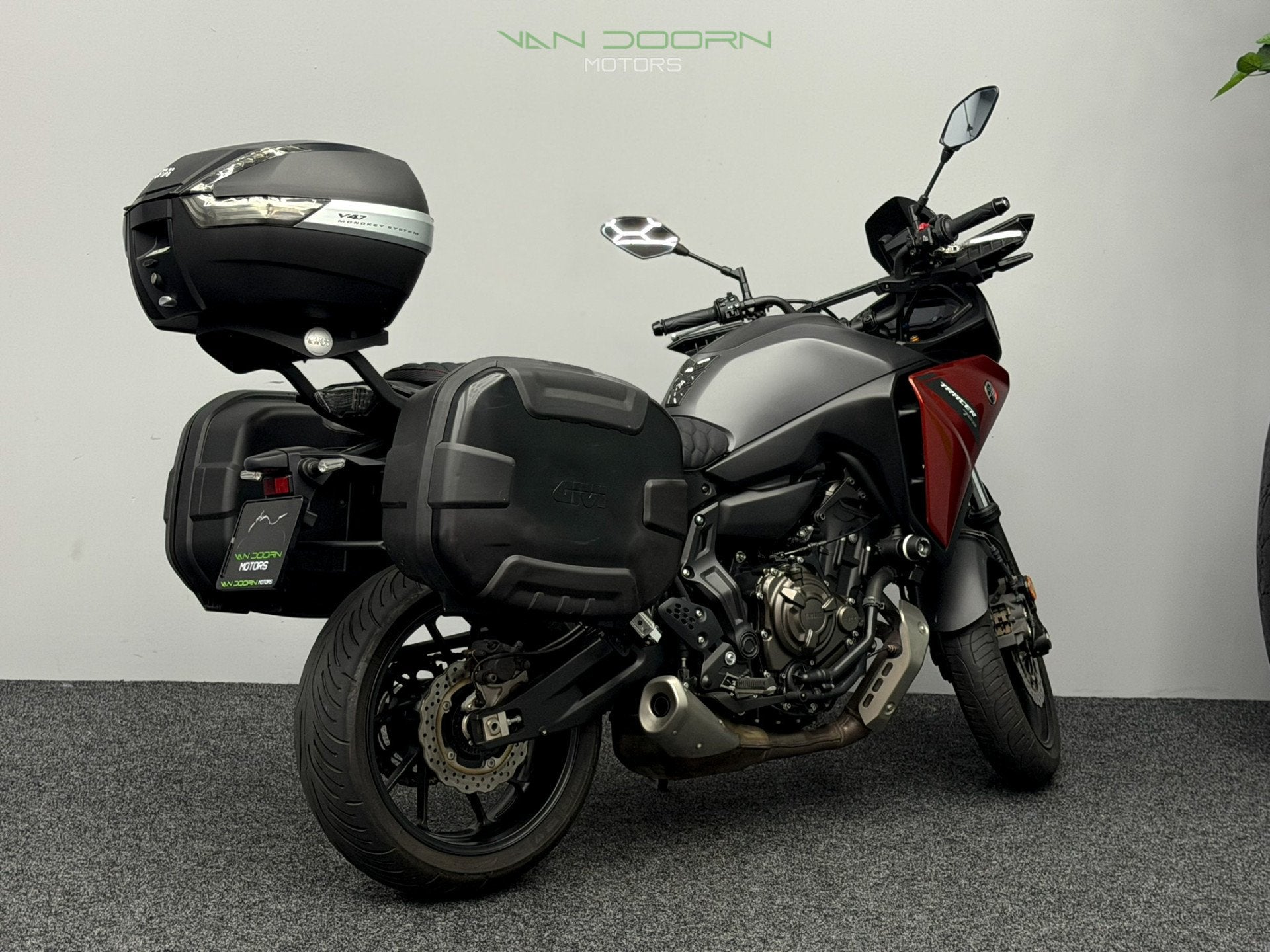 Yamaha TRACER 700 ABS | 3-Koffers | Custom Seat | Tracer 7 |, Info@vandoornmotors.nl, Kraaivenstraat 23-5
5048AB  TILBURG, NL