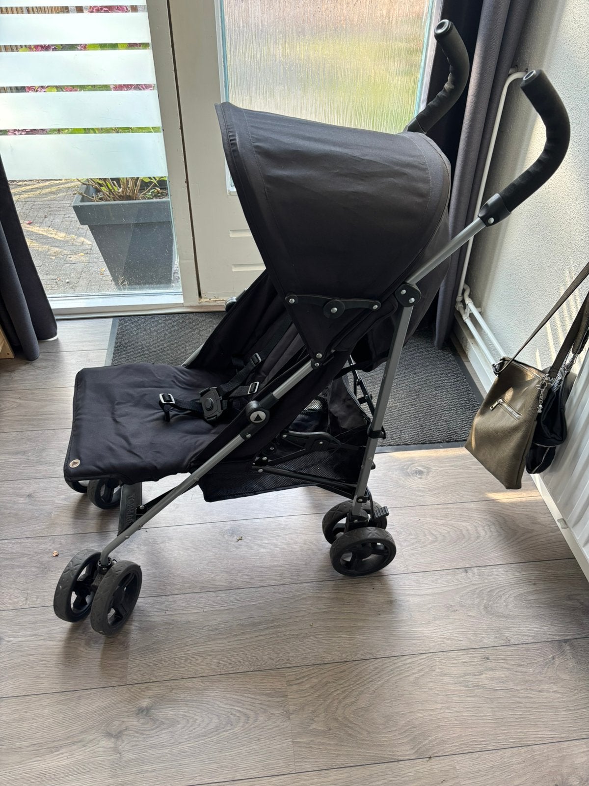 Zwarte Buggy, Ophalen, Zo goed als nieuw