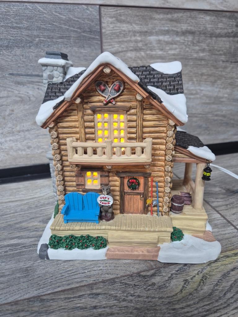 Lemax pop's cabin verlicht originele doos kerstdorp, Diversen, Kerst, Ophalen of Verzenden, Zo goed als nieuw