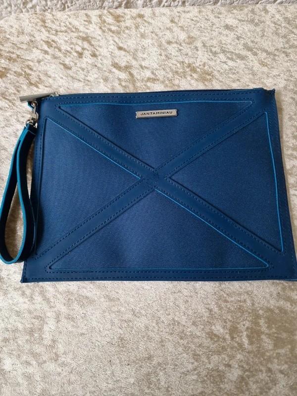KLM  Jantaminiau Blauwe Clutch / Toilettas, Ophalen of Verzenden, Blauw, Heer of Dame