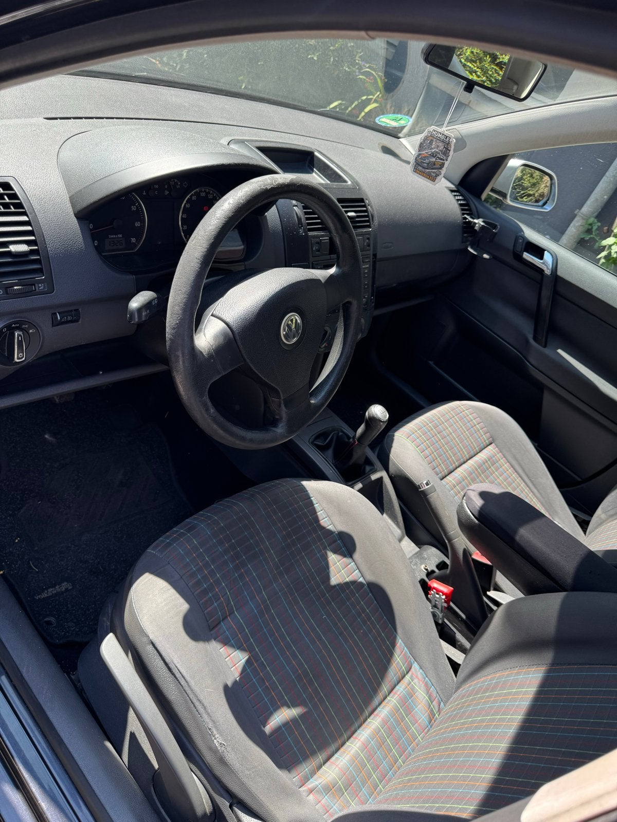 Foto 9 van Volkswagen Polo 1.4 16V 59KW 2007 Zwart