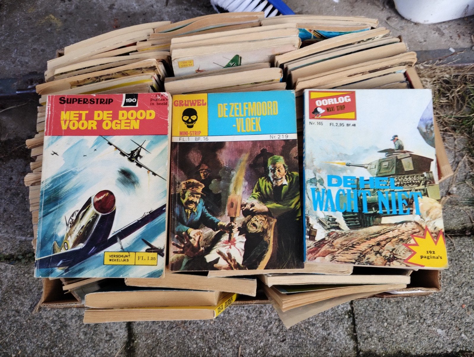 heel doos leuke boekjes, Meerdere stripboeken, Ophalen