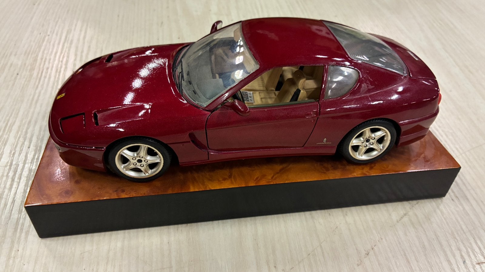 Ferrari 456 GT 1:18, met doos, Hobby en Vrije tijd, Modelauto's | 1:18, Ophalen, Zo goed als nieuw, Auto, Bburago
