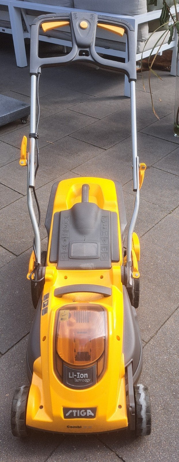 Stiga Combi 48V Accu Grasmaaier met Accu's  . ., Ophalen, Cirkelmaaier, Gebruikt, Stiga
