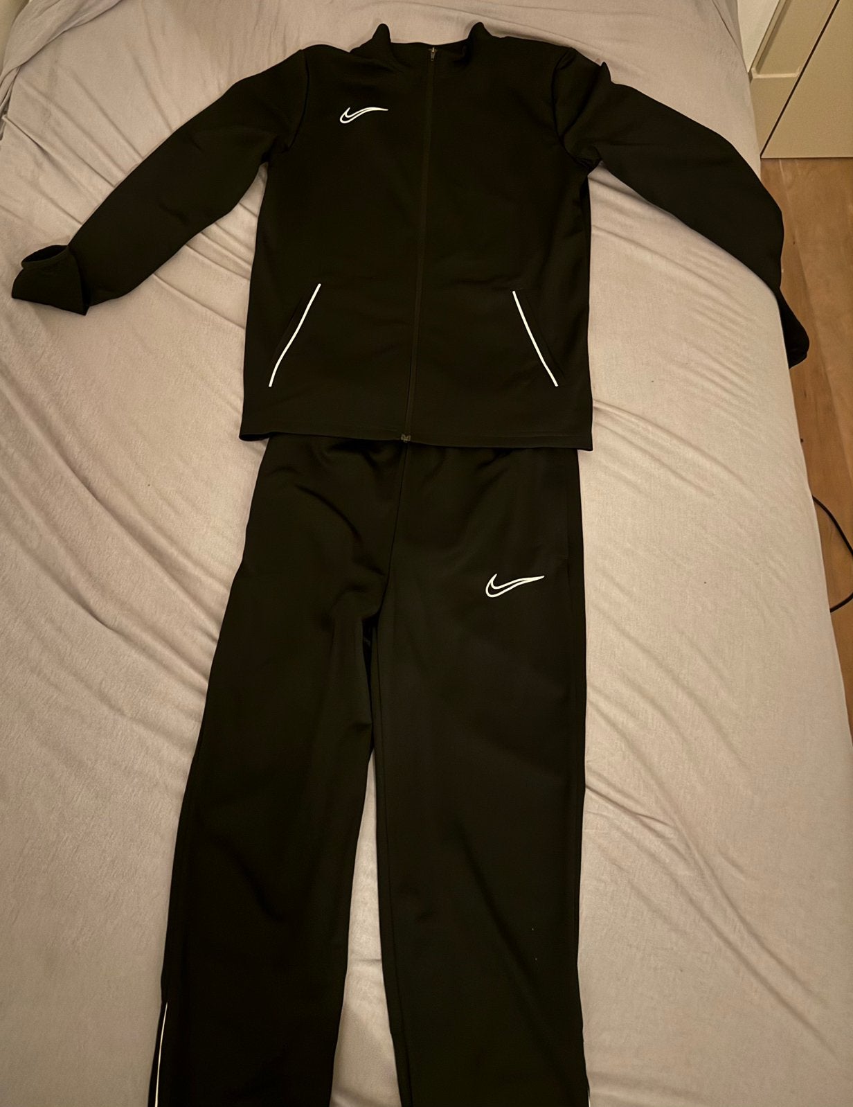 Nike Dri-FIT  Trainingspak Zwart Youth XL 158-170 cm Nieuw, Maat XL, Ophalen of Verzenden, Nieuw, Trainingspak