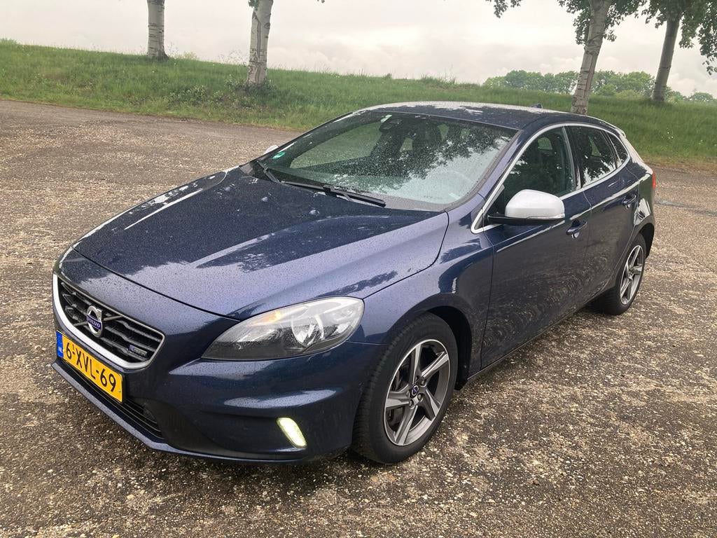 Volvo V40 2.0 D4 R-Design / Summum | 193 PK / trekhaak, Auto's, Volvo, Particulier, V40, Diesel, A, Hatchback, Handgeschakeld