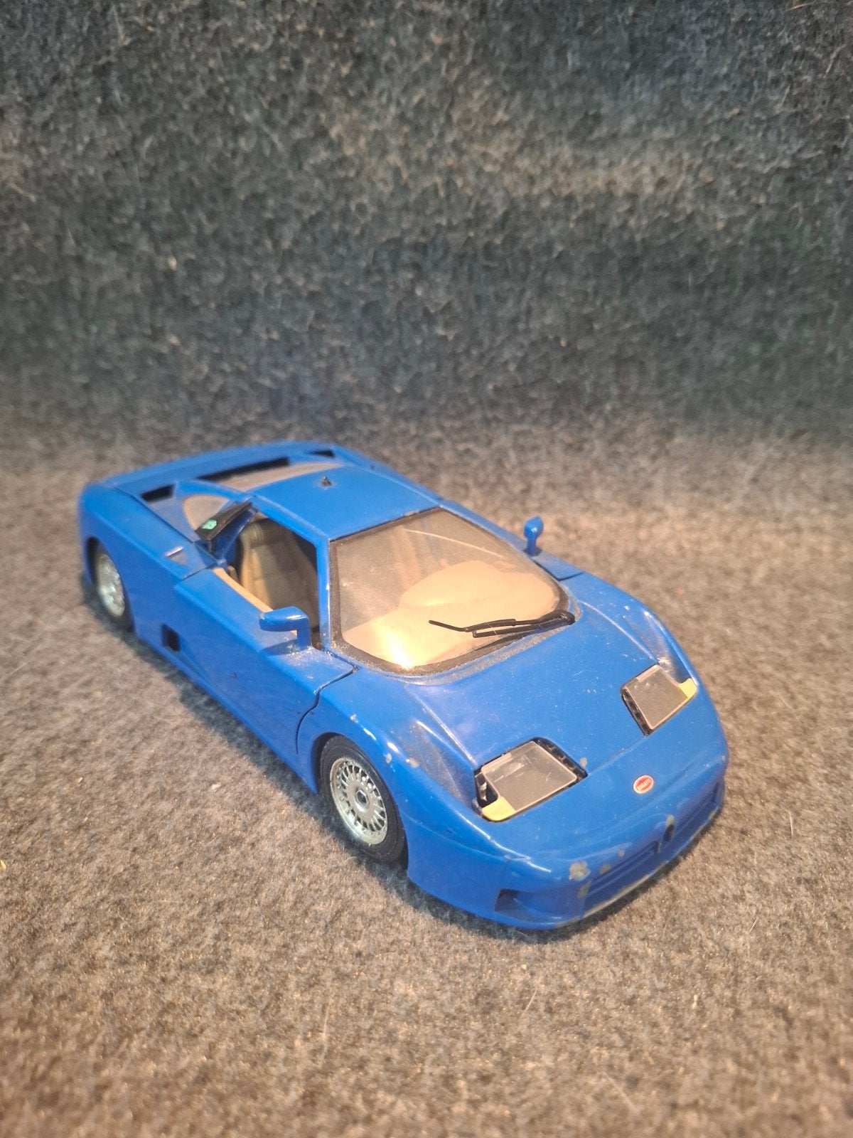 BUGATTI  EB 110, Hobby en Vrije tijd, Ophalen of Verzenden, Zo goed als nieuw, Auto, Bburago