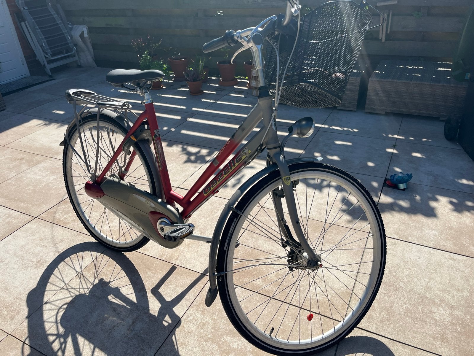 Gazelle fiets met mand - Ideaal voor dagelijks gebruik, Ophalen, Gebruikt, Velgrem, Versnellingen
