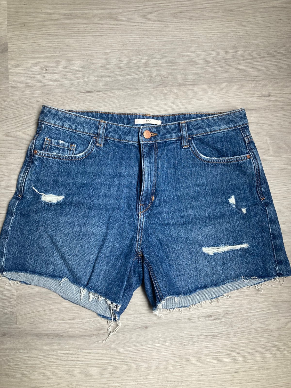 Korte jeans spijkerbroek EDC, Kleding | Dames, Ophalen of Verzenden, Zo goed als nieuw, Blauw, W30 - W32 (confectie 38/40)