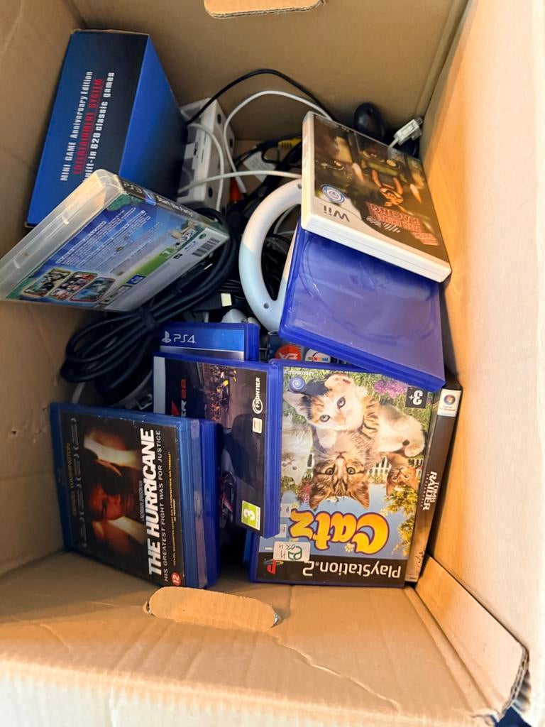 Grote partij retro consoles en games (PS2, Xbox 360, Wii), Spelcomputers en Games, Avontuur en Actie, Gebruikt, Eén computer, Ophalen of Verzenden
