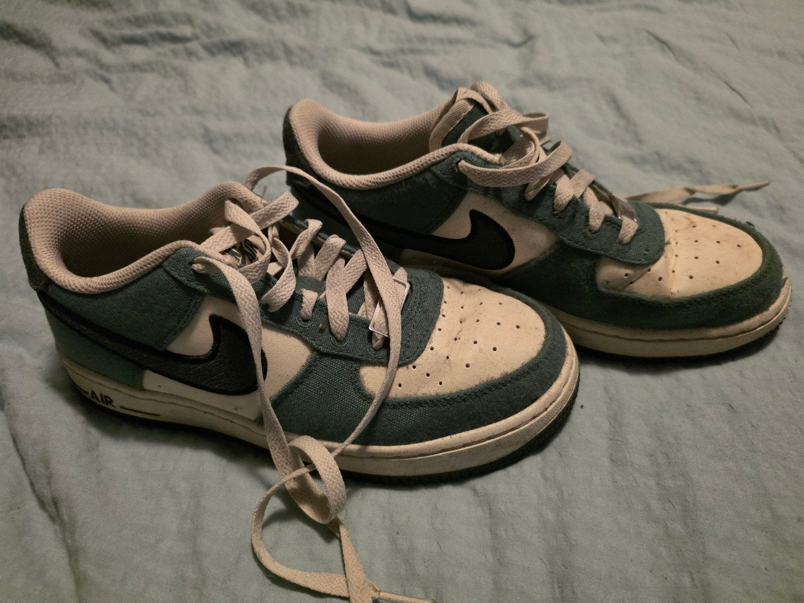 Nike Air Force 1 sneakers - Groen/Wit - Maat 37.5, Kinderen en Baby's, Gebruikt, Ophalen of Verzenden, Nike, Jongen of Meisje