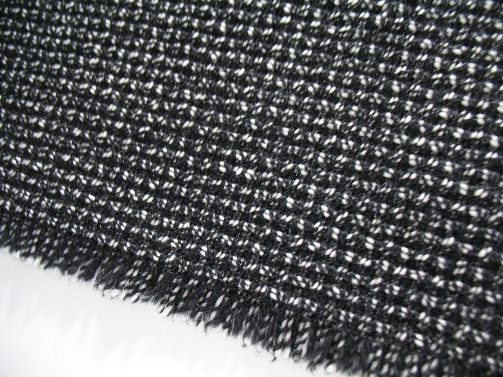 Kvadrat Perla 2.2 186 zwart+roomwit; restant meubelstof, Wol, 120 cm of meer, Zwart, Nieuw