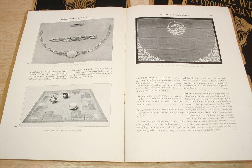 Nieuwe Wegen in Vrouwenhandwerk 1e Jrg. 1931 — 7 Delen, Ophalen of Verzenden, Gelezen, Overige onderwerpen