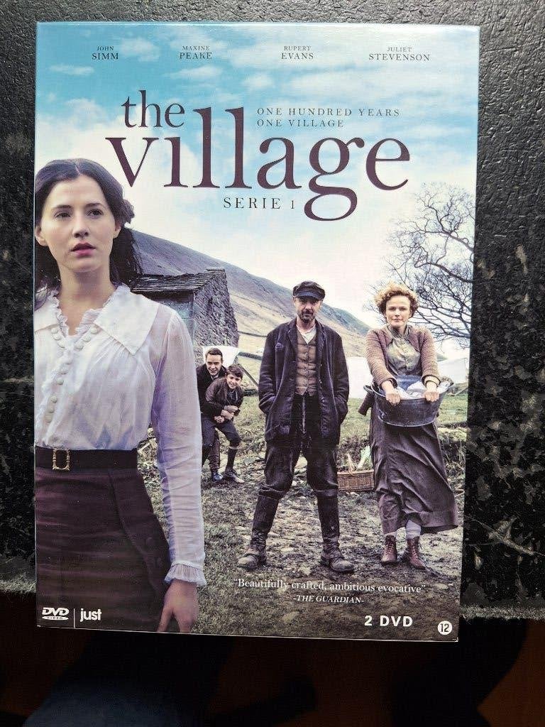 village 1, Alle leeftijden, Ophalen of Verzenden, Zo goed als nieuw, Drama