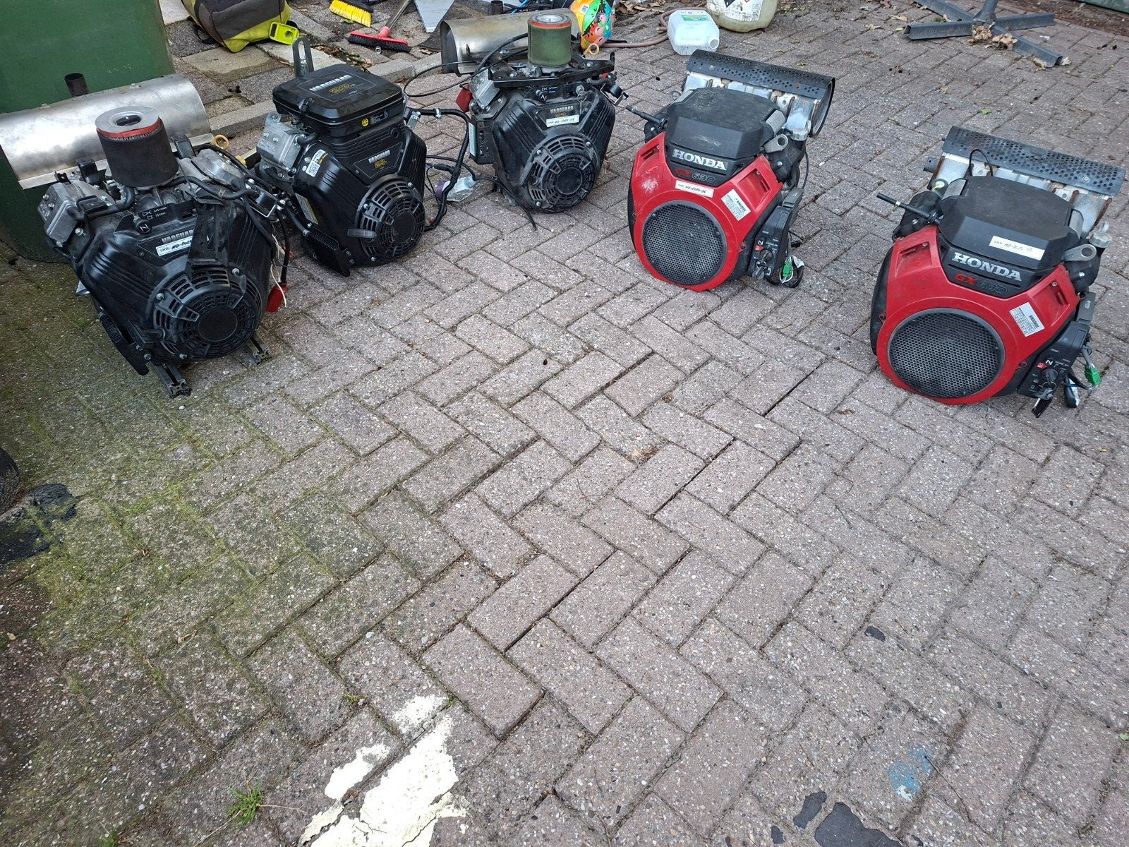 2x honda gx630 20pk bj 24 en 3x vanguard 23 pk bj24, Ophalen of Verzenden, Benzinemotor, 1800 rpm of meer