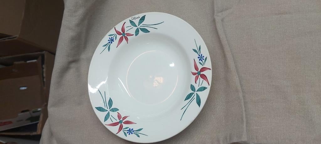 Diep californiabord 22,5 cm met boerenbontdecor, Antiek en Kunst, Antiek | Servies los, Ophalen of Verzenden