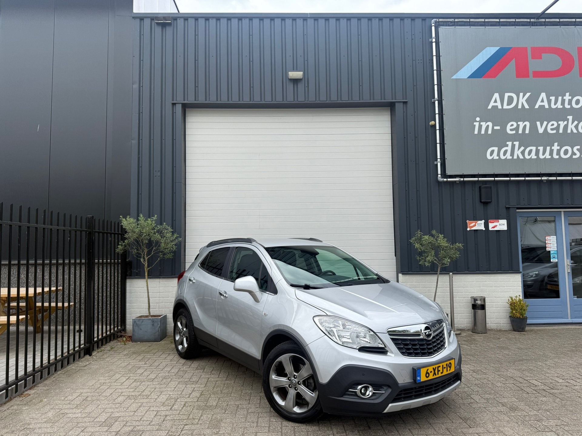 Opel Mokka 1.4 T Cosmo NAVI/CAMERA/TREKHAAK/PDC/HALF LEDER, Voorwielaandrijving, Euro 5, Gebruikt, Zwart