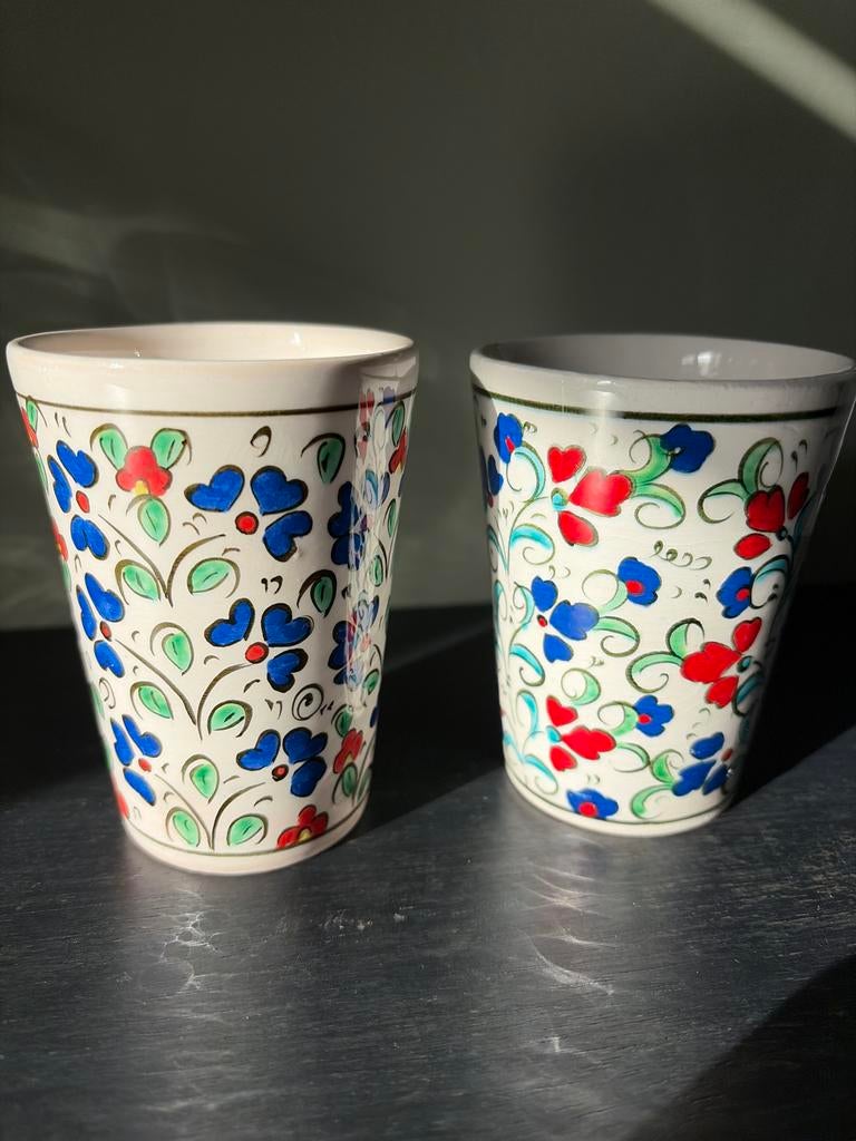 2 handgeschilderde Turkse bekers met bloemmotief, Ophalen of Verzenden