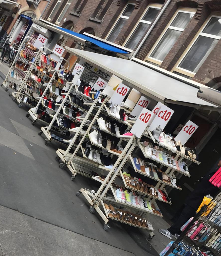Verrijdbare schoenenrekken., Ophalen, Gebruikt