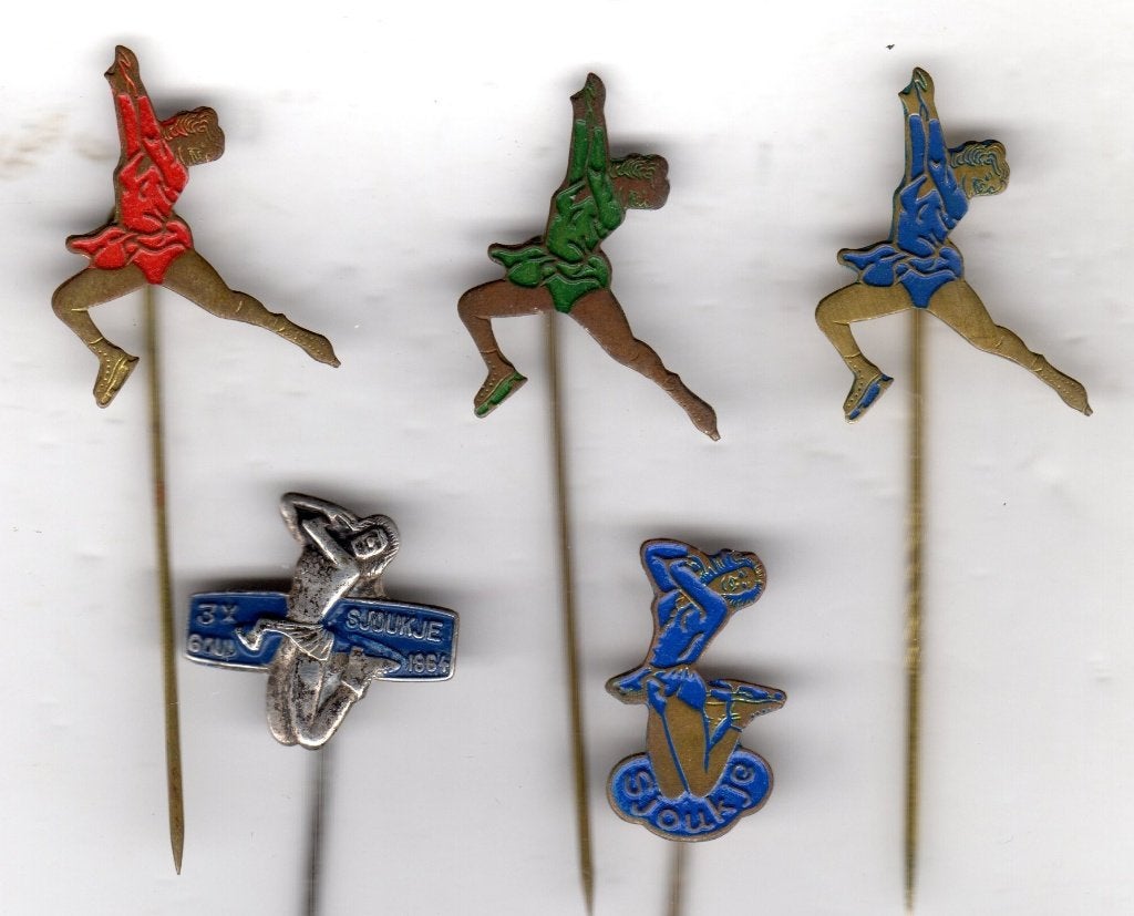 5 speldjes SJOUKJE DIJKSTRA 3 x GOUD 1964 KUNSTRIJDEN (A5), Verzamelen, Speldjes, Pins en Buttons, Ophalen of Verzenden, Gebruikt