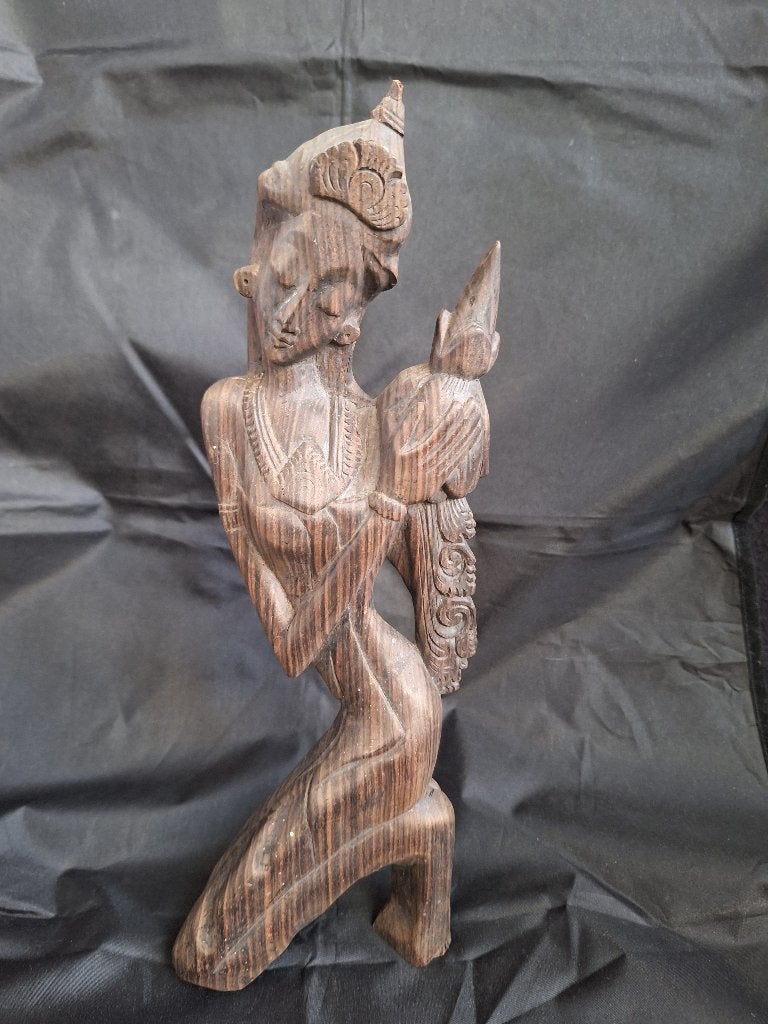Balinese Beeld Van Een Vrouw, Antiek en Kunst, Ophalen, 20 - 50 cm, Beeld, Hout