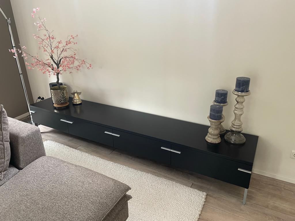 Pastoe Dressoir Zwart met Aluminium Handgrepen en Poten, Ophalen, Gebruikt, 200 cm of meer, 25 tot 50 cm