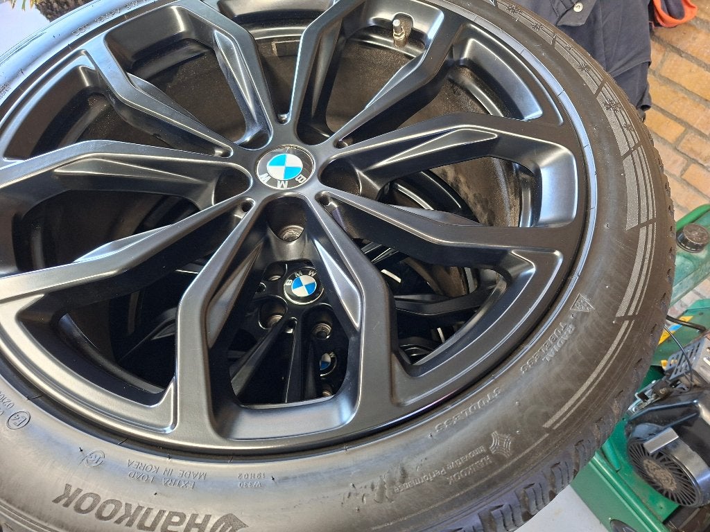 BMW X3 20 inch velgen op Hankook winterbanden., Ophalen, Banden en Velgen, Winterbanden, Personenwagen