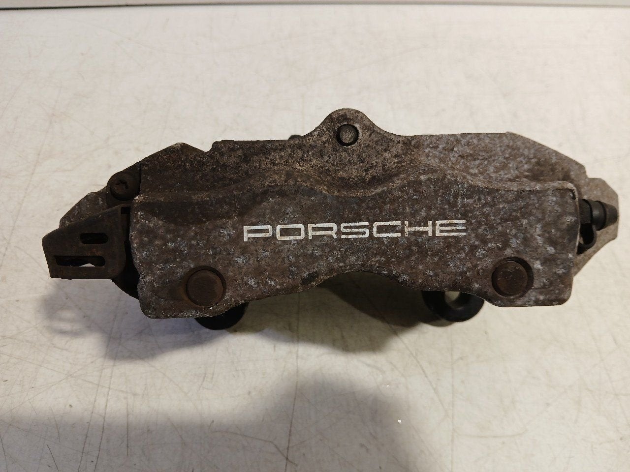 Remklauw links achter Porsche Cayenne, Onderdelen@venauto.nl, Van der Ven Autorecycling B.V., Gebruikt, Ettenseweg 76, 4706 PB Roosendaal, The Netherlands