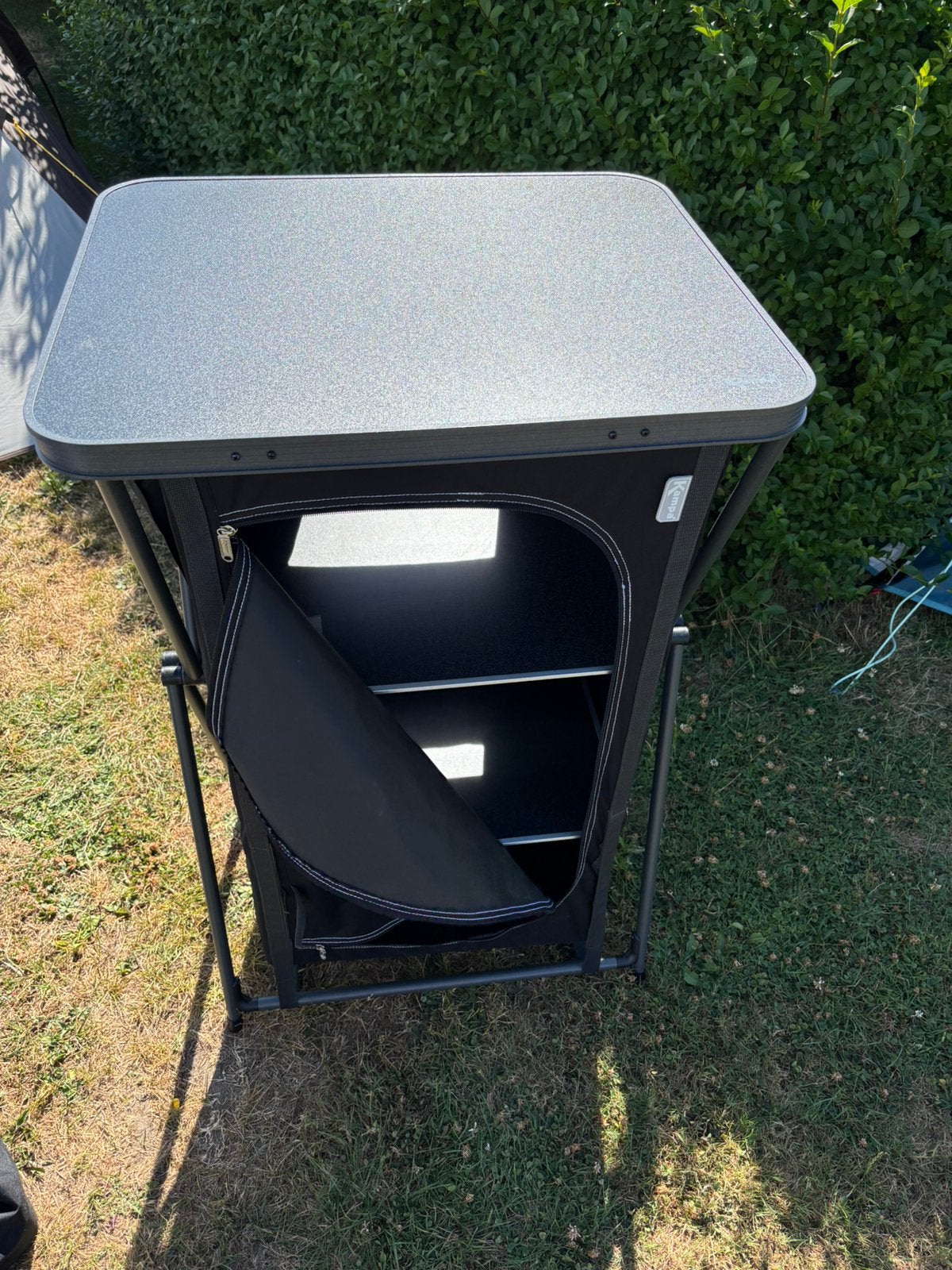 Kampa Amber campingkast, Caravans en Kamperen, Ophalen, Zo goed als nieuw, Campingkast