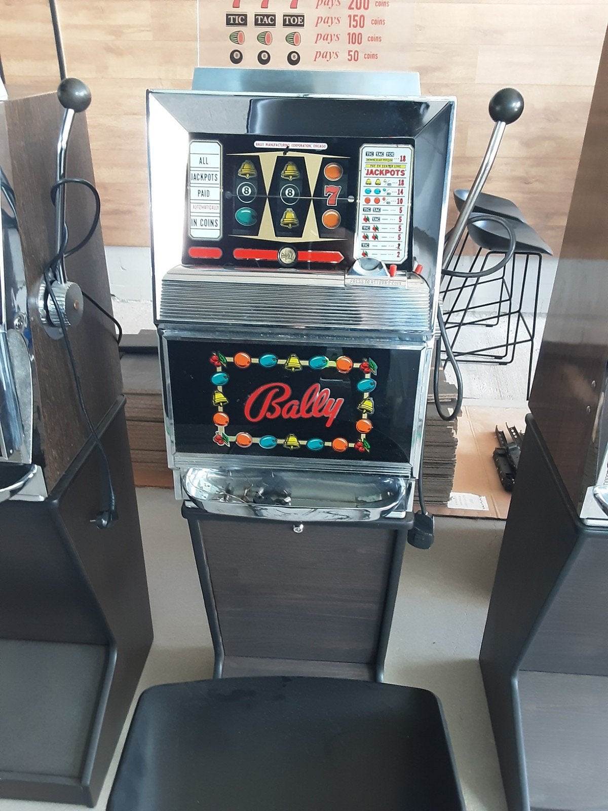 Bally slotmachine model tic tac toe, Overige munten, Ophalen