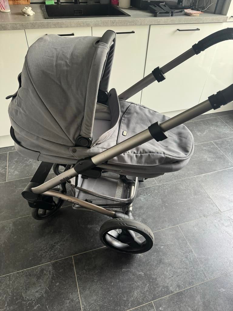 Mutsy Nio Kinderwagen met bak en stoel - Complete set, Ophalen, Zo goed als nieuw, Combiwagen, Met reiswieg