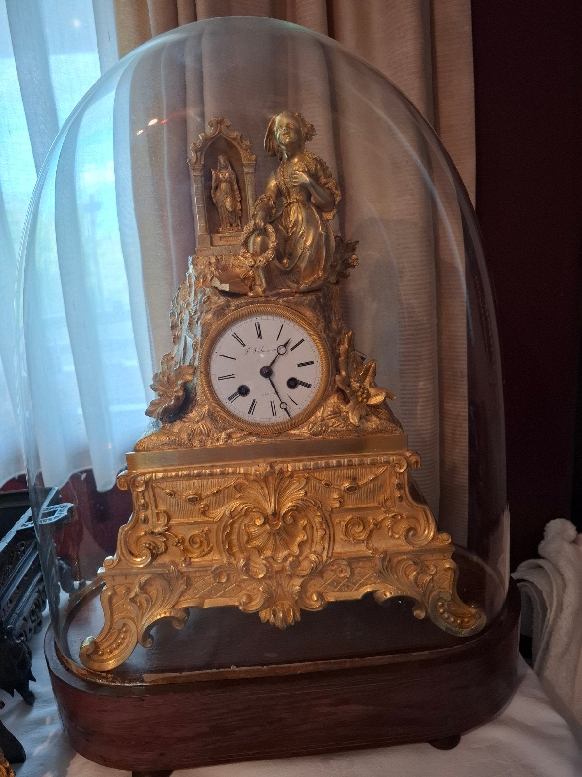 Bronzen Vergulde Pendule met Romantische Voorstelling, Ophalen