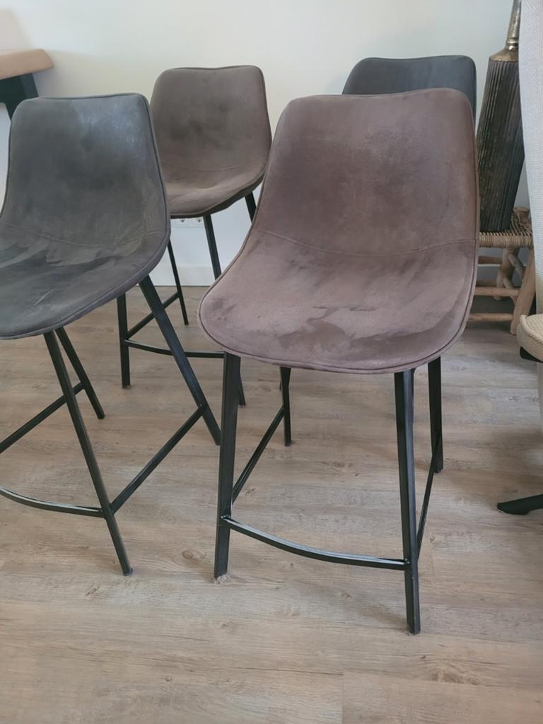 Set van 4 barkrukken - Grijs/Bruin, Ophalen, Gebruikt, Met voetsteun, 60 tot 90 cm