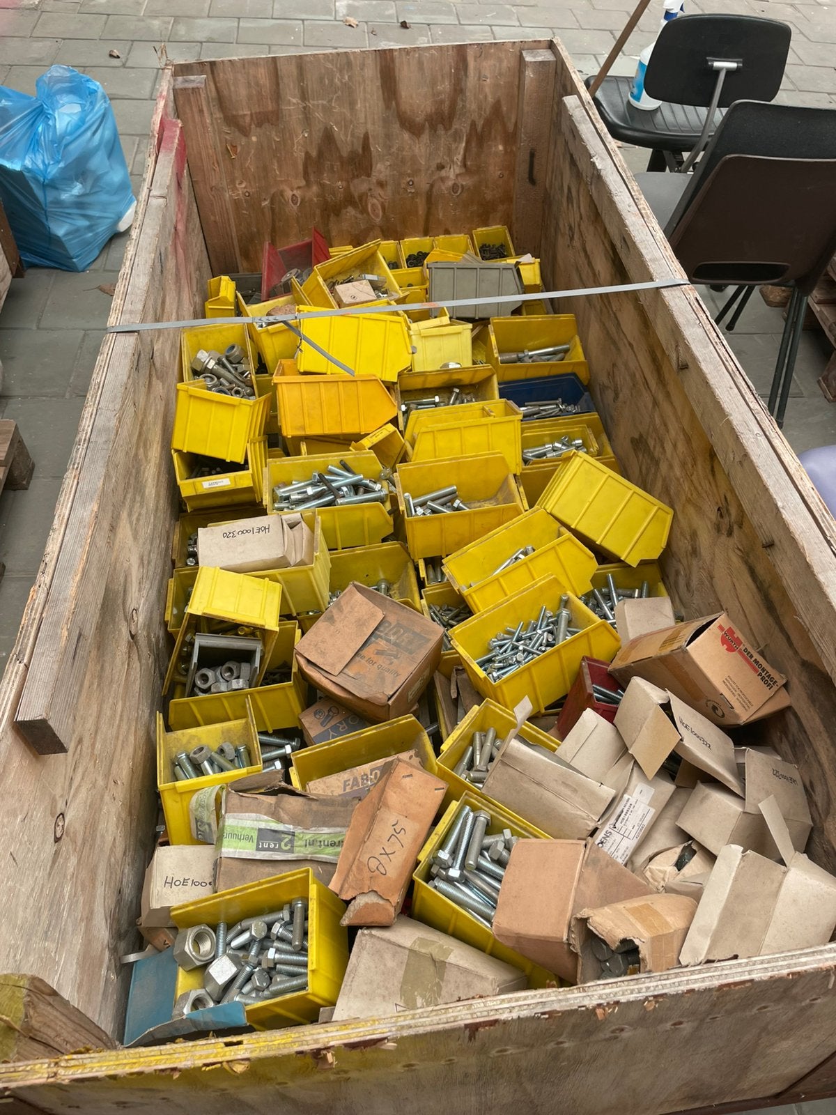 Assortiment bouten en moeren, Doe-het-zelf en Verbouw, IJzerwaren en Bevestigingsmiddelen, Ophalen, Bouten of Moeren, Nieuw, ?