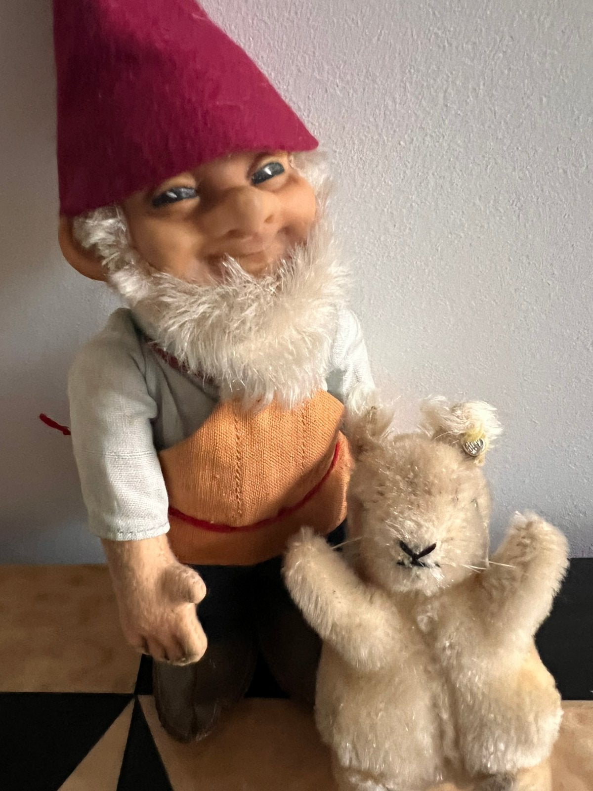 Kabouter ‘Gucki’ en eekhoorn ‘Possy’ van Steiff, Antiek en Kunst, Antiek | Speelgoed, Ophalen of Verzenden