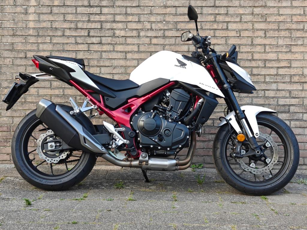 Honda CB750 Hornet 2025 | 350 KM | Nieuwe motor, Motoren, 750 cc, Nieuw, Motorrijbewijs A, Bedrijf