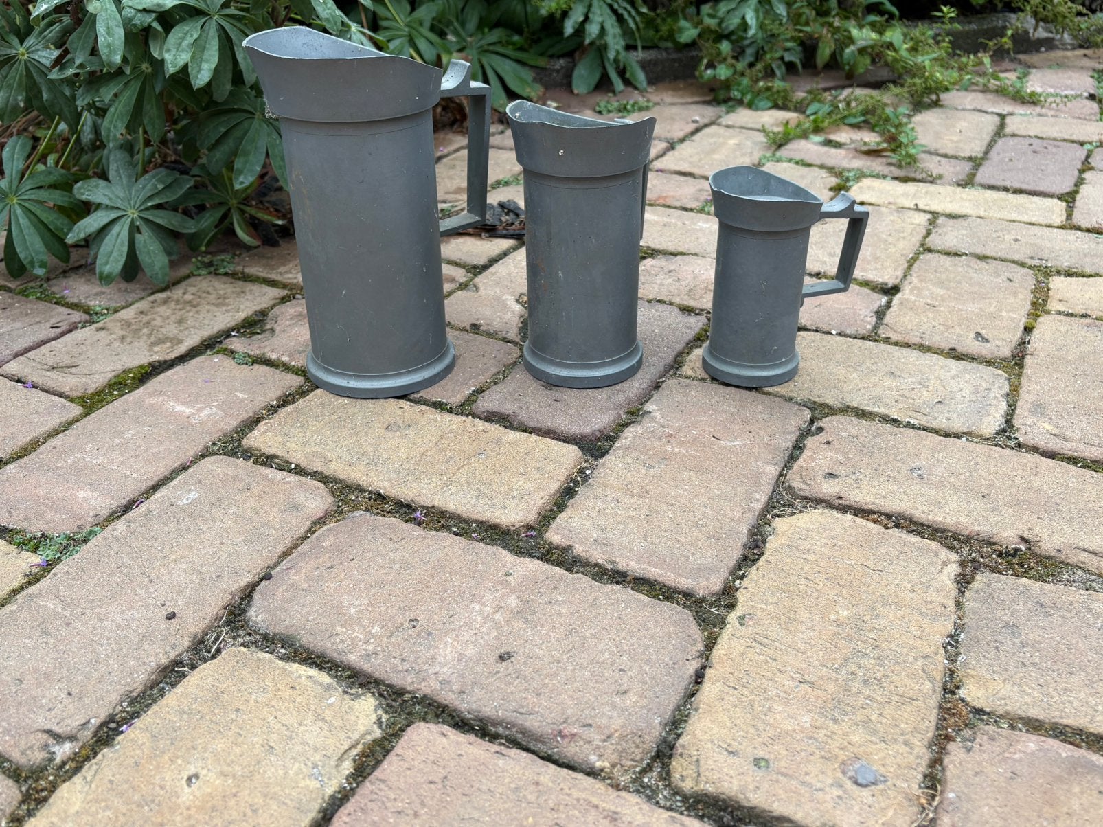 3 tinnen vaasjes/maatbekers, Ophalen of Verzenden