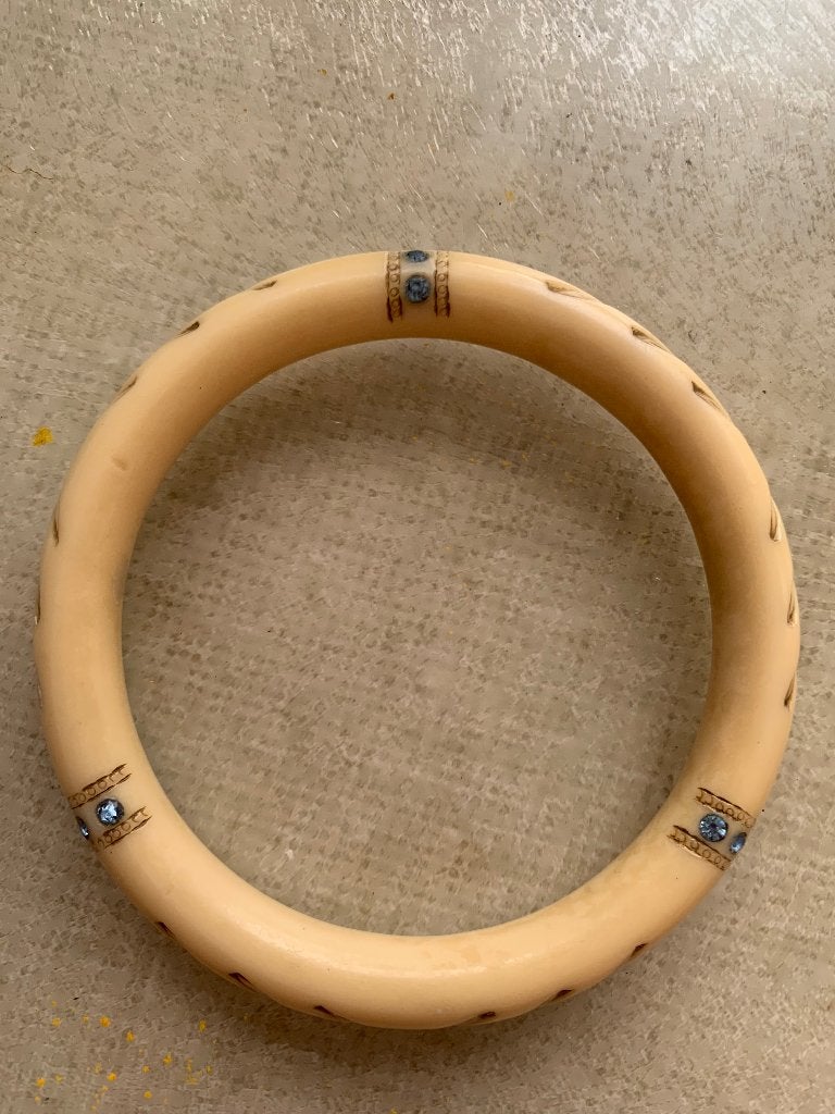 Vintage Crèmekleurige Armband met Blauwe Strass, Overige materialen, Beige, Ophalen of Verzenden, Zo goed als nieuw