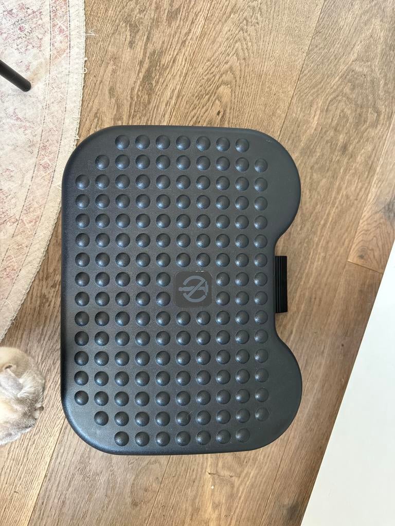 Footrest adjustable Voetsteun verstelbaar, Diversen, Bureau-accessoires, Zo goed als nieuw, Ophalen of Verzenden