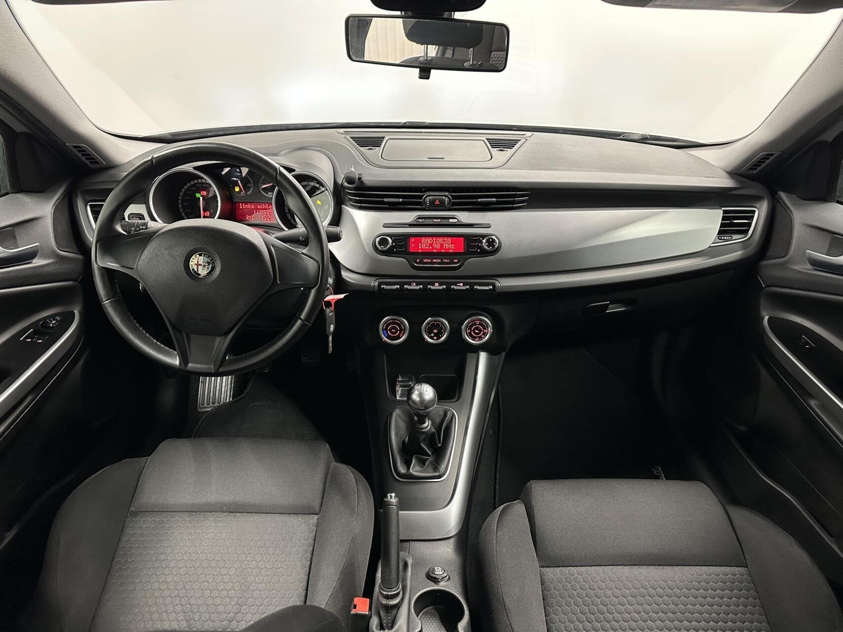 Alfa Romeo Giulietta 1.4 T Progression AIRCO CRUISE LM 11700, Auto's, Voorwielaandrijving, Euro 5, Stof, Gebruikt