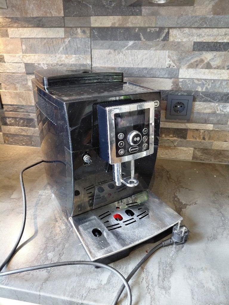 Delonghi, Ophalen, Afneembaar waterreservoir, Gebruikt, 10 kopjes of meer