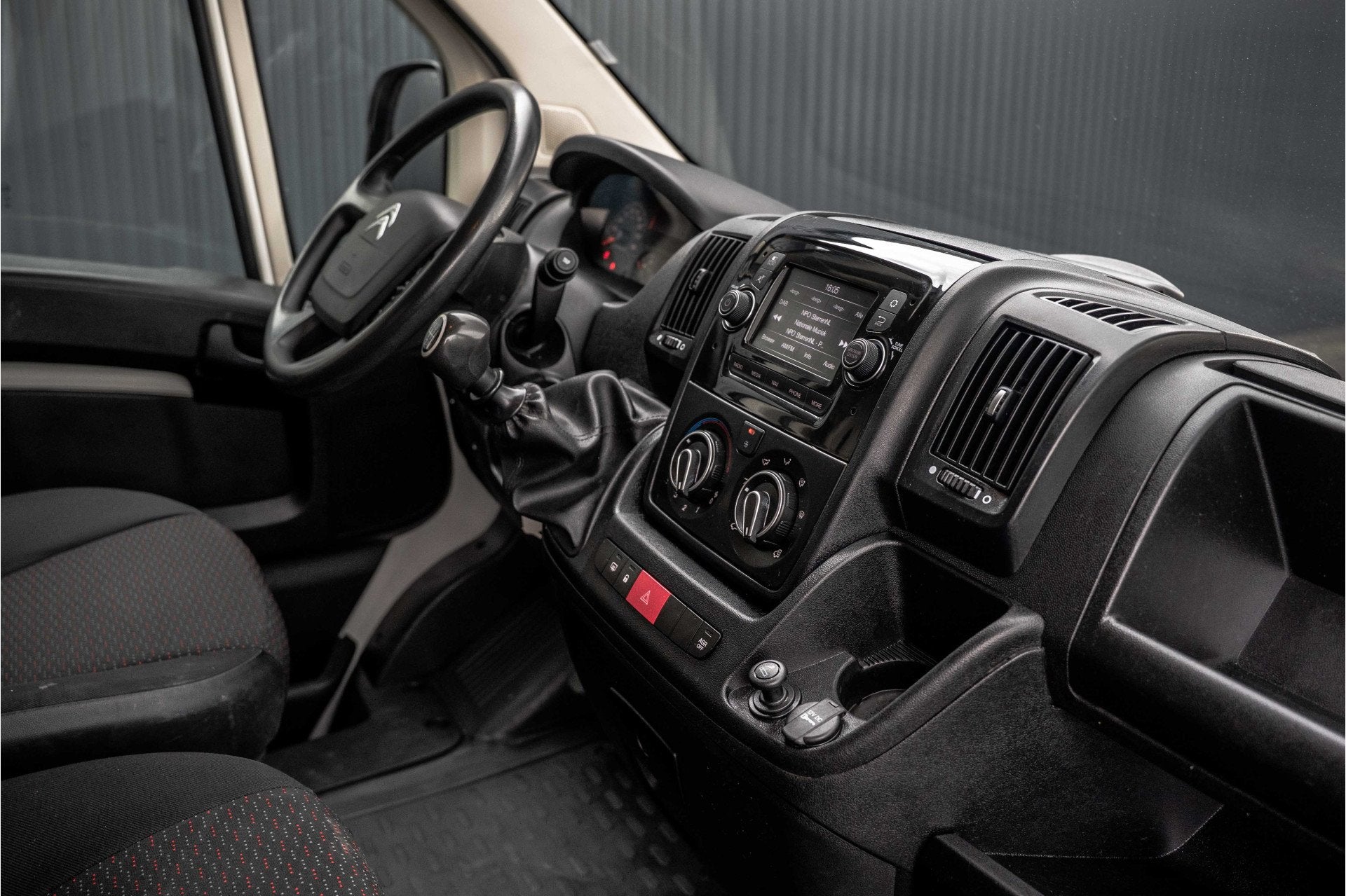 Citroën Jumper 2.2 BlueHDi 140 L2H2 | Camera | Cruise | 1e, Auto's, Voorwielaandrijving, Stof, Gebruikt, 4 cilinders