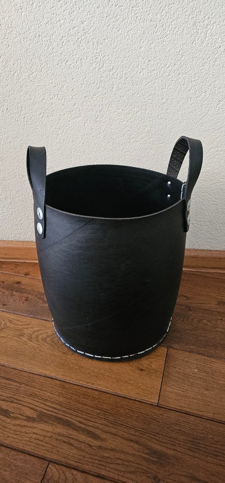 Mooie Rubberen Plantenbak Van Een Gerecyclede Autoband, Ophalen, Zo goed als nieuw, Rond, Plantenpot of Plantenbak