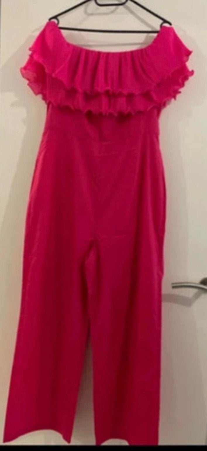 Roze jumpsuit met ruches - Maat L off shoulder, Kleding | Dames, Jumpsuits, Ophalen of Verzenden, Nieuw, Maat 42/44 (L), Roze