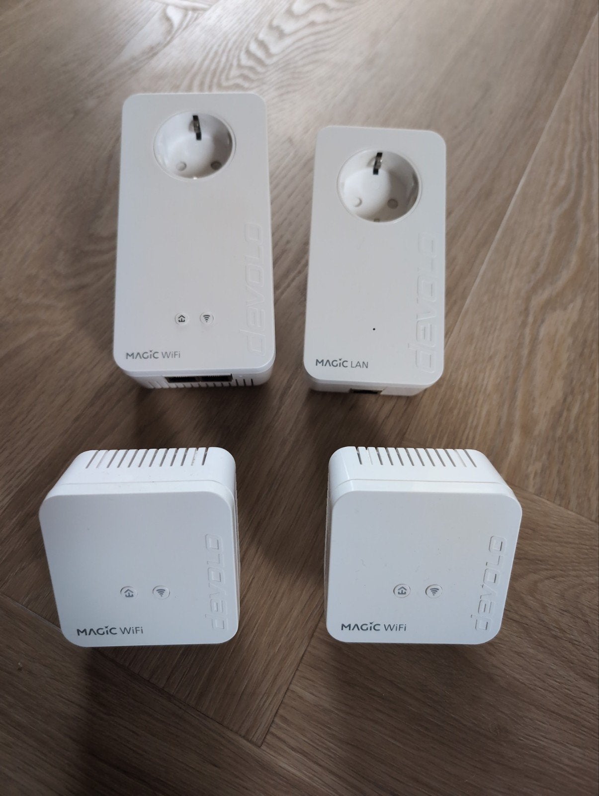 Devolo Magic 1 WiFi & LAN Powerline Adapters - Set van 4, Ophalen of Verzenden, Gebruikt, Devolo