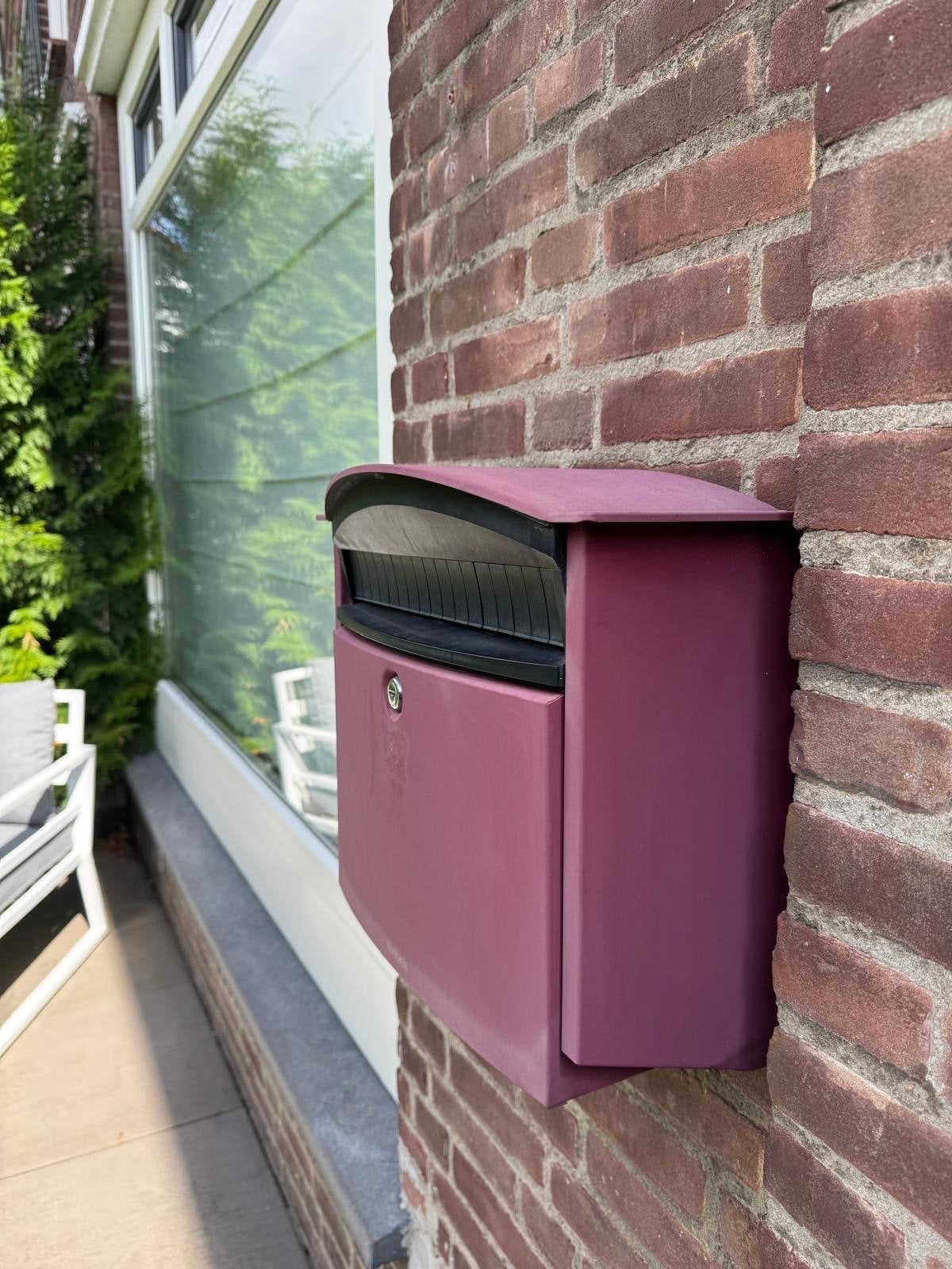 Brabantia wandbrievenbus - Roze/paars, Ophalen, Gebruikt, Staal, Wandbrievenbus
