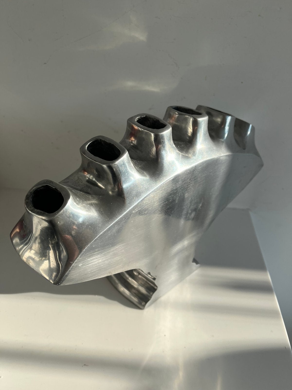 SCULPTURALE TULPENVAAS. —  DUTCH DESIGN., Ophalen of Verzenden
